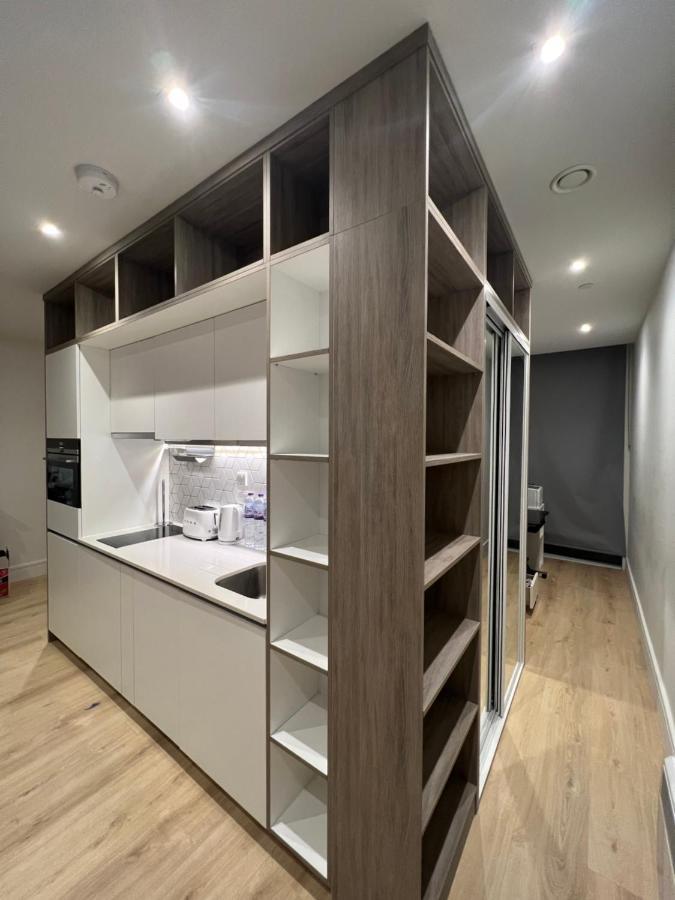 London Luxxe Suites & Apartments - London Heathrow Airport, Terminal 1 2 3 4 5 Hillingdon Bagian luar foto