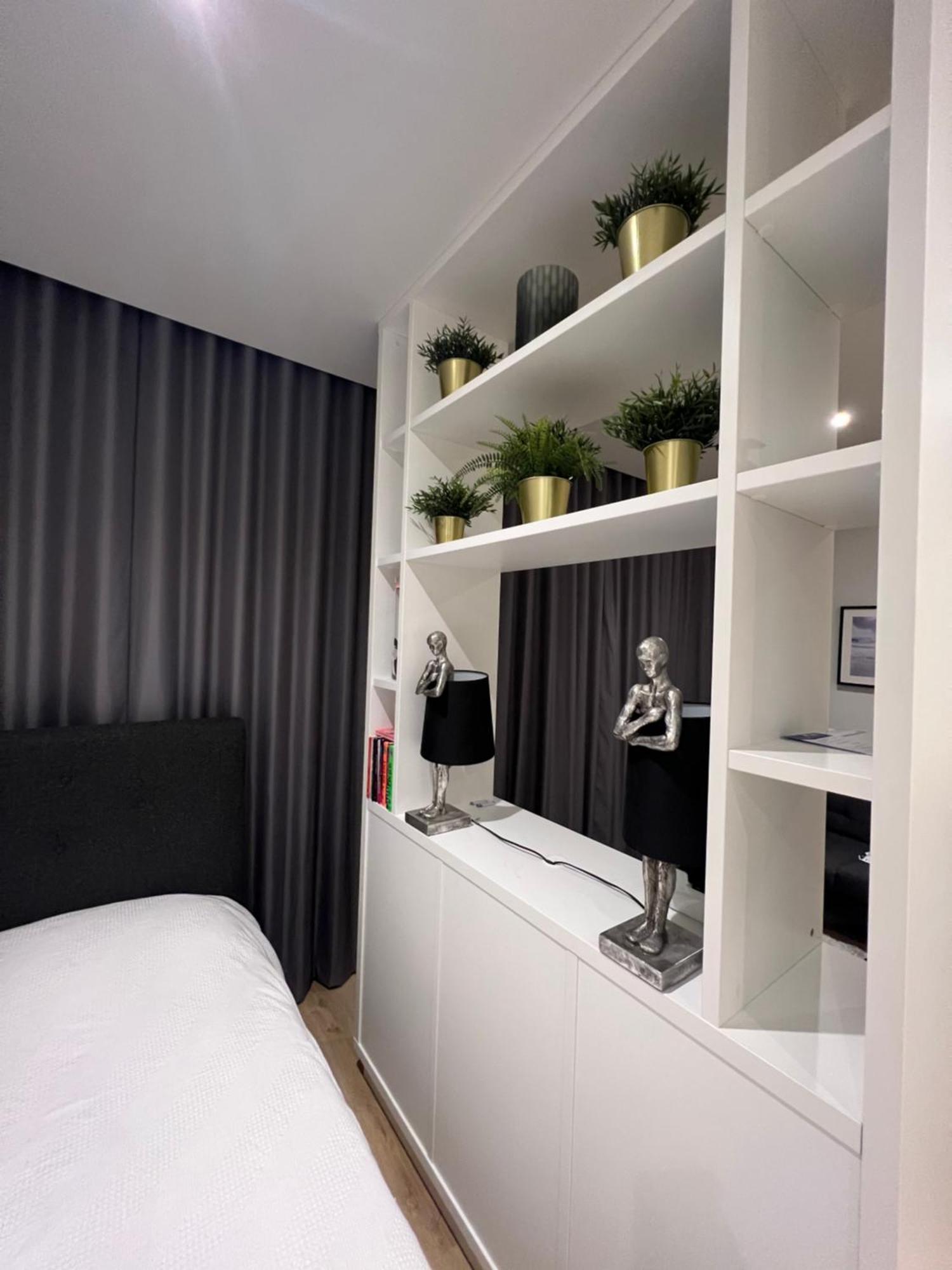 London Luxxe Suites & Apartments - London Heathrow Airport, Terminal 1 2 3 4 5 Hillingdon Bagian luar foto