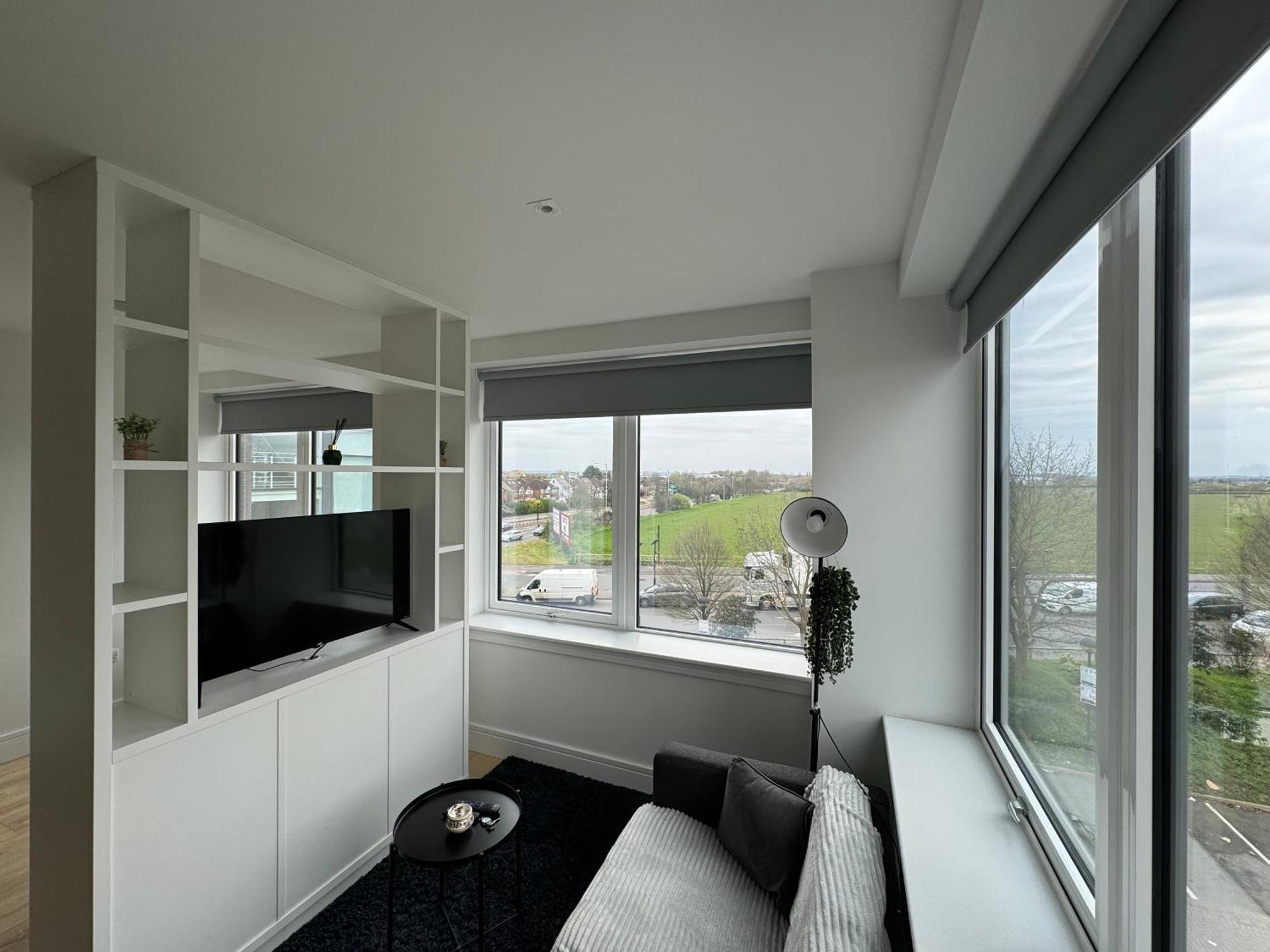 London Luxxe Suites & Apartments - London Heathrow Airport, Terminal 1 2 3 4 5 Hillingdon Bagian luar foto