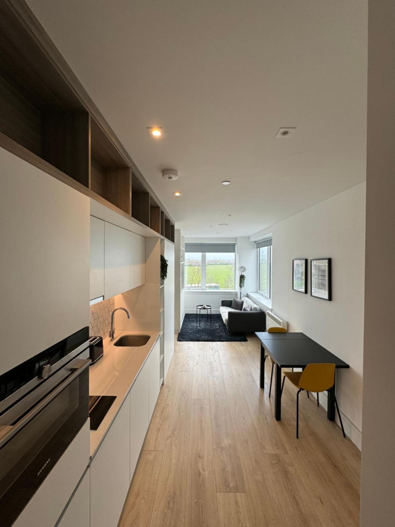 London Luxxe Suites & Apartments - London Heathrow Airport, Terminal 1 2 3 4 5 Hillingdon Bagian luar foto
